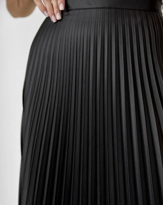 Шкіряна спідниця