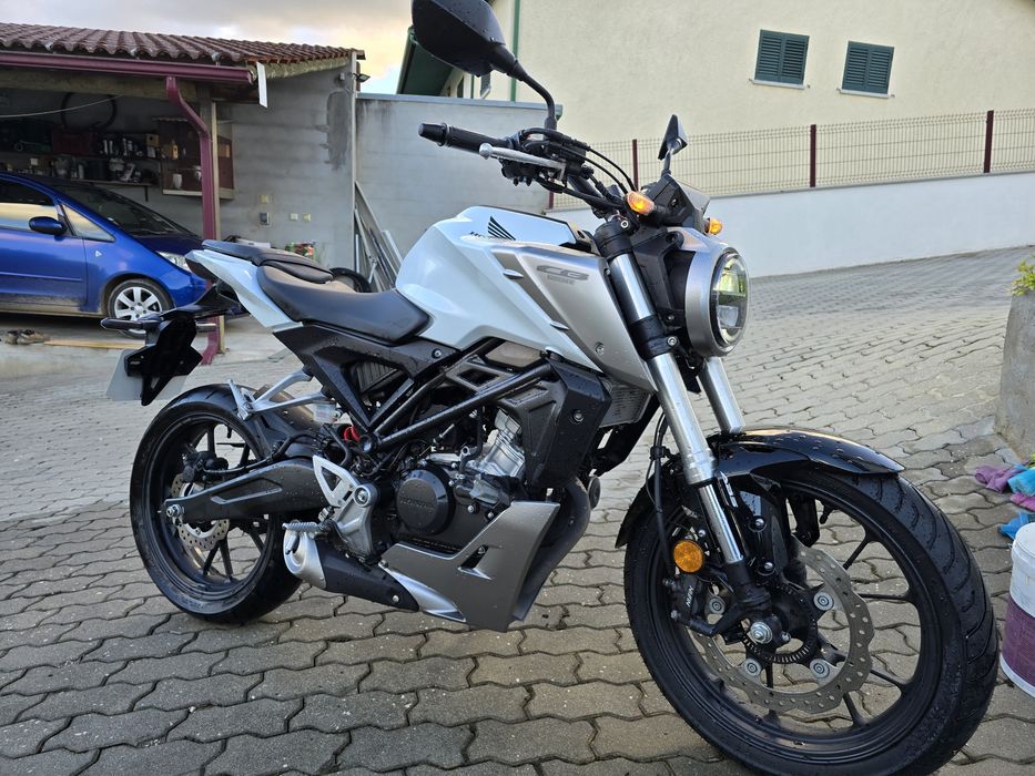 Honda CB125R  impecável