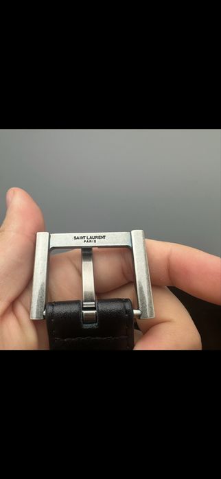 Pasek Yves Saint Laurent YSL srebrny kolor skóra lakierowana skórzany