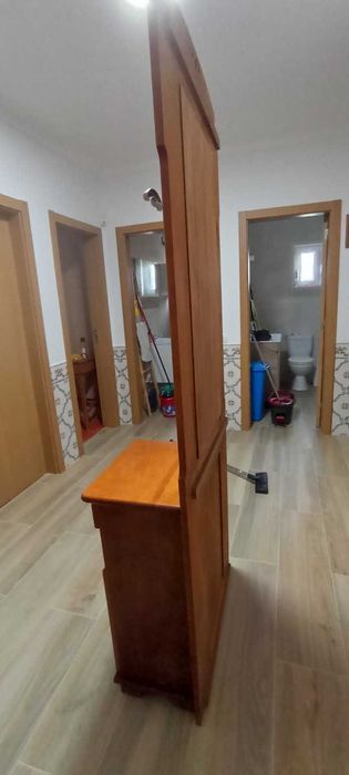 Móvel de entrada em madeira