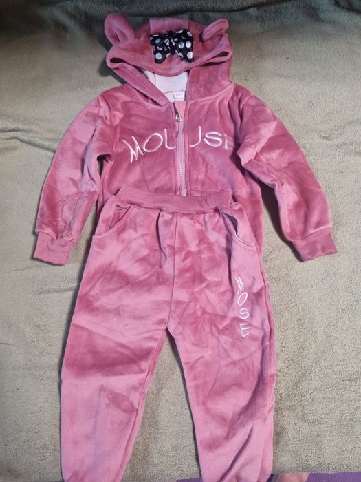 спортивний костюм  на дівчинку