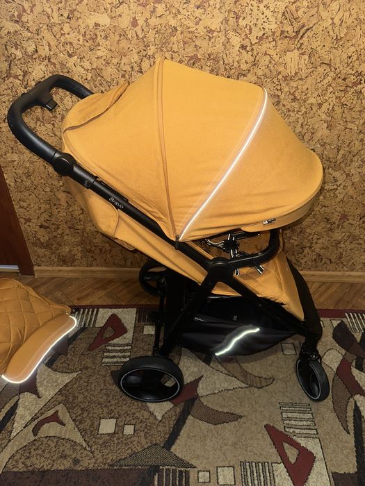 Коляска прогулянкова Carrello Bravo + подарунки