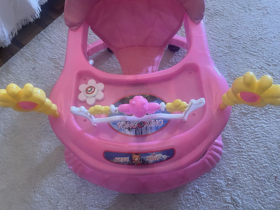 Andador menina rosa usado somente uma vez