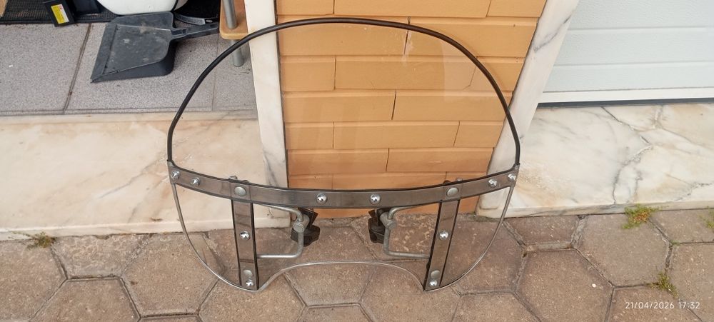 Parabrisas universal para moto