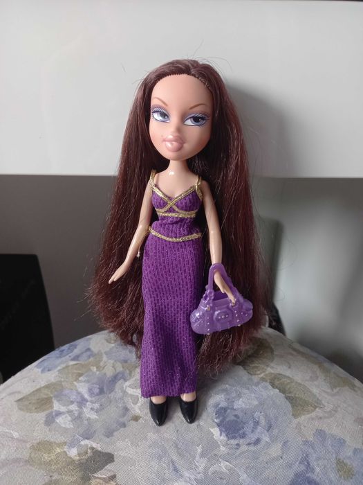 Красивая куколка bratz