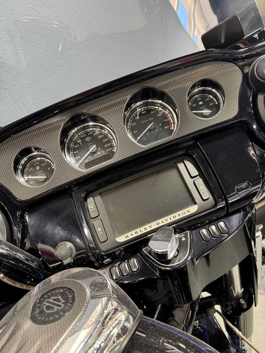 Vende-se mota Harley-Davidson Street Glide Custom