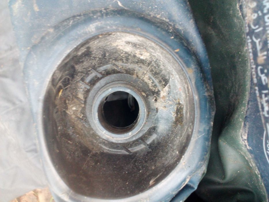 Надувний матрас INTEX 135 на 2м; надувну лодку без весел.