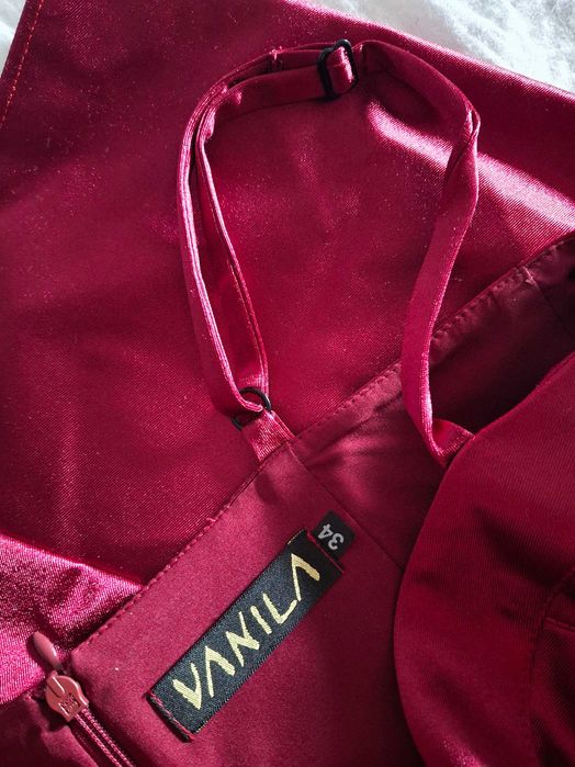 Czerwona sukienka maxi