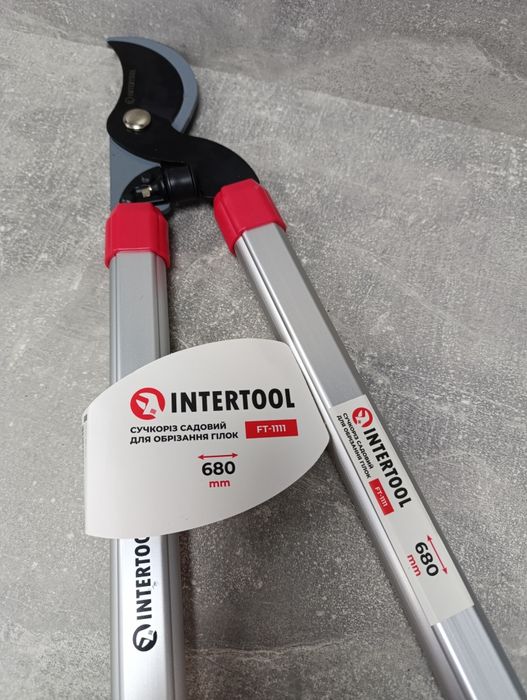 Сучкоріз садовий для обрізання гілок 680 мм INTERTOOL FT-1111