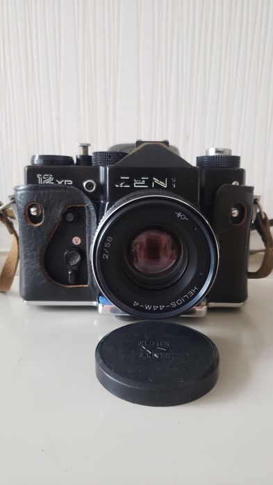 Aparat fotograficzny Zenit XP z futerałem