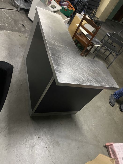 Bancada Inox faz a letra 'L'