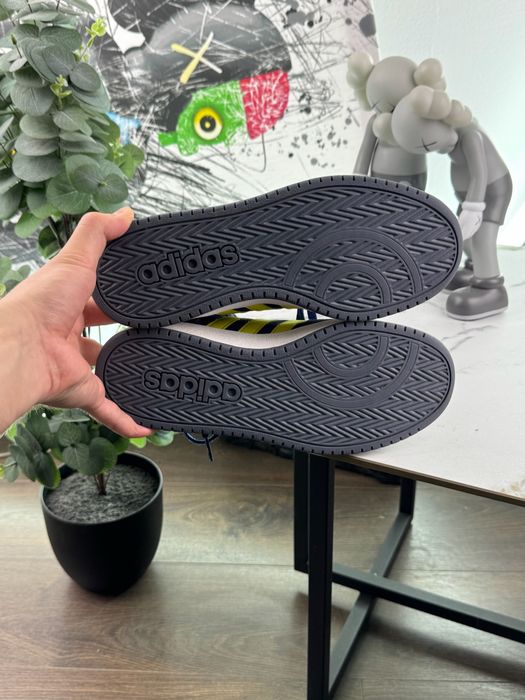 Кросівки Adidas Hoops 2.0 39 розмір Е14281