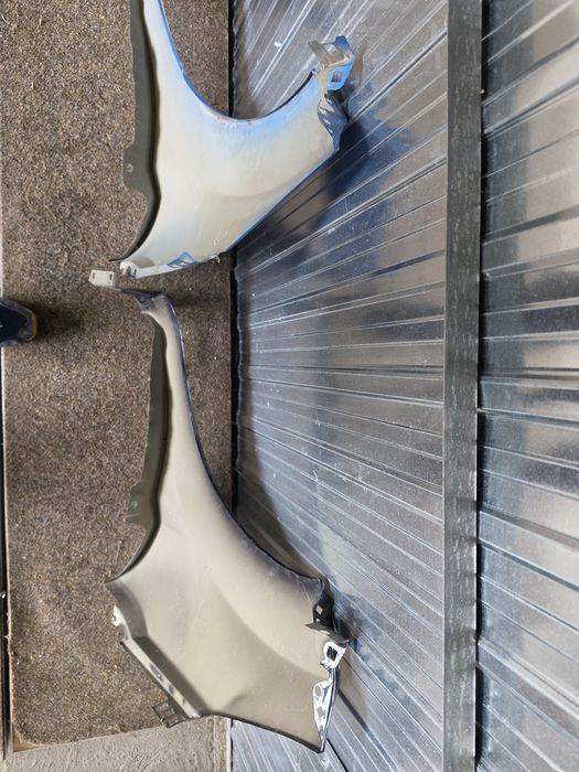 Błotnik prawy Ford Fiesta MK7 08-