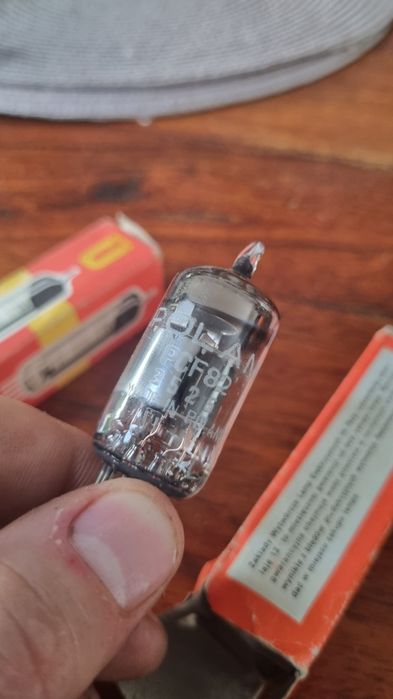 Lampy elektronowe pcf82 ey86