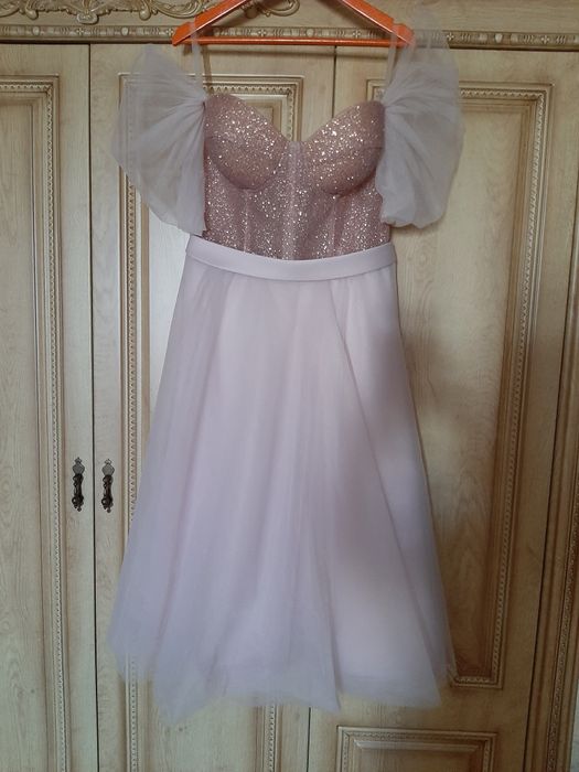 Святкова сукня , на випускний