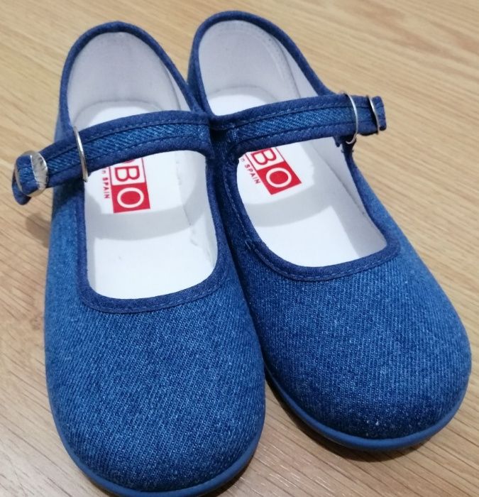 Tam 30: Sapatos Mercedita com fivela Japonesa (Novos)