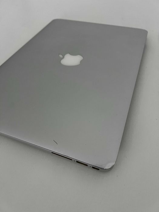 MacBook Air 13" Early 2014 | Intel i5 | 128GB SSD