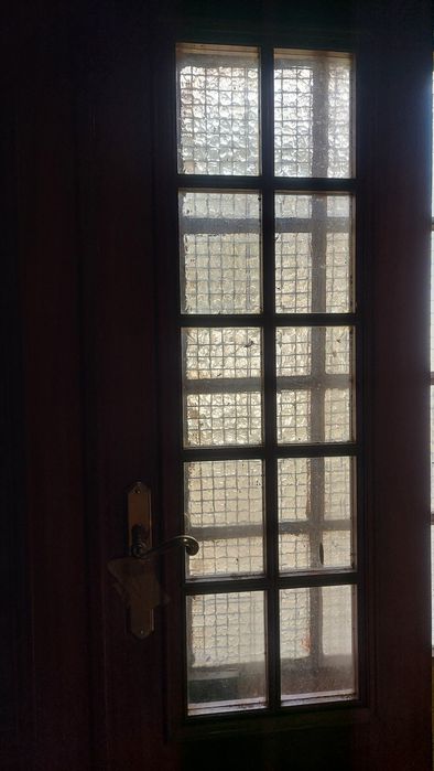 Portas interiror em bom estado