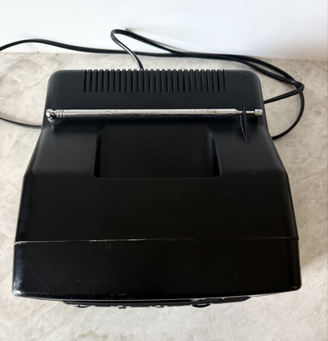 Stary retro telewizor z radiem RISING RS-786TV 5.5" -Niesprawny