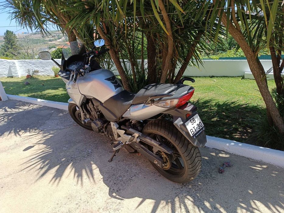 Honda CBF600 SA (tem ABS)