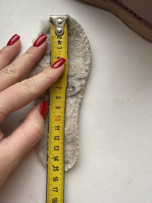 Зммові черевики , уги для дівчинки