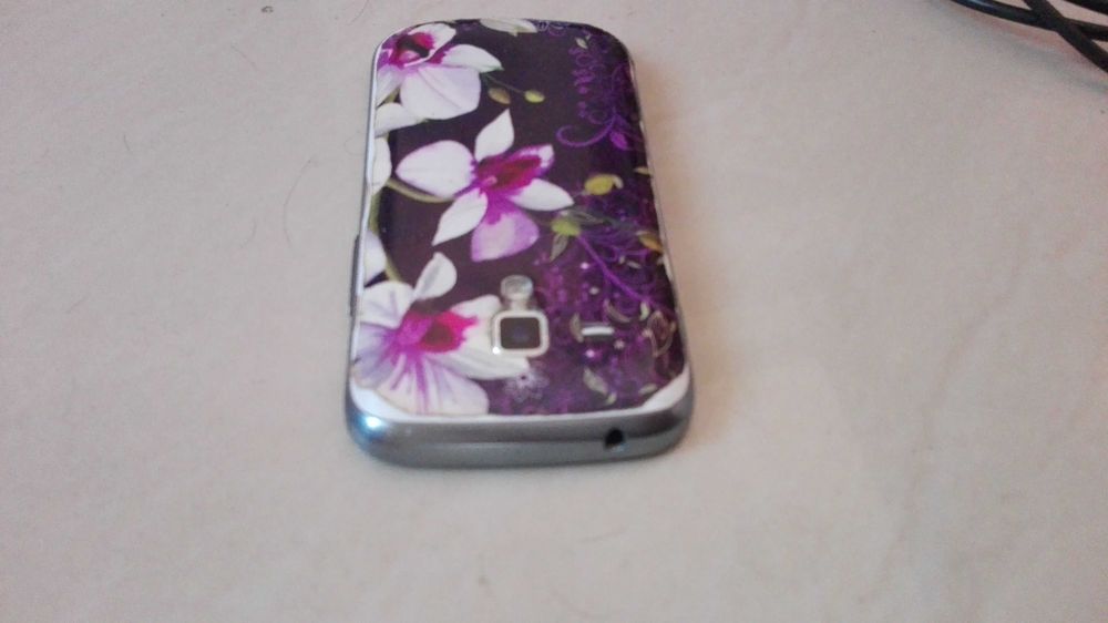 Samsung Galaxy S Duos S7562 Pure White