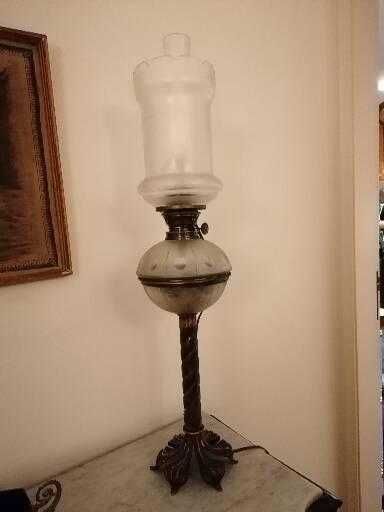 Candeeiro a petróleo antigo