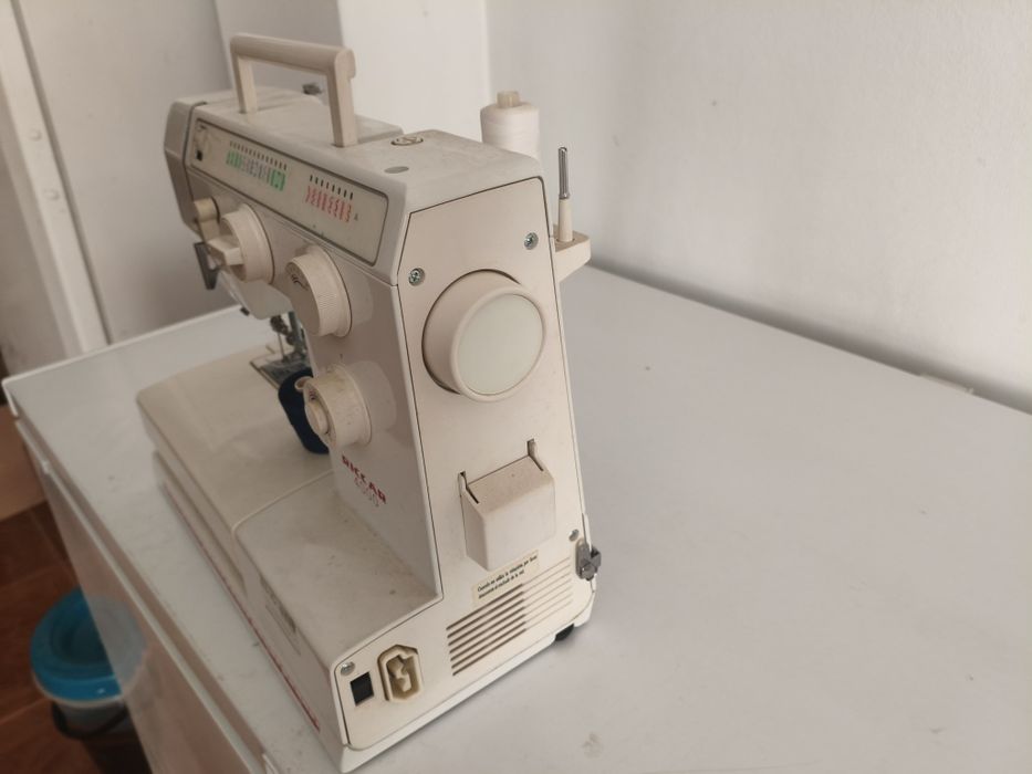 Vendo máquina de costura