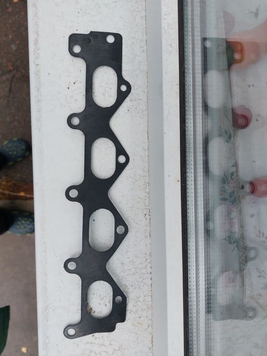 Болти гбц Elring 12/67 мм,прокладки б/в F4R Renault