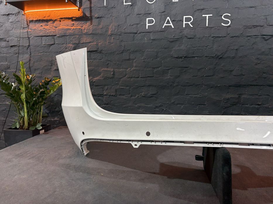 Бампер задній для Tesla Model Y під парктроніки