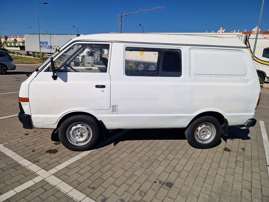 Nissan venette 2.0 motor bom estado