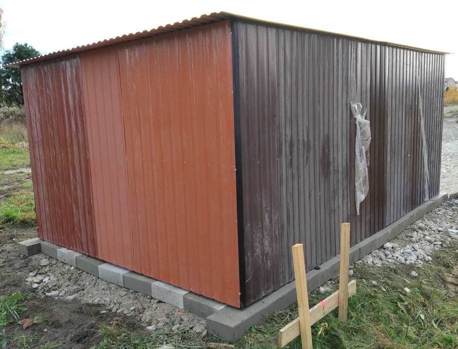 Garaż blaszak na budowę Wzmocniony garaż budowlany 3x5m