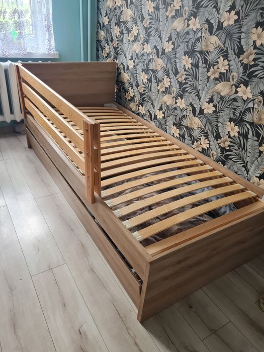 Sprzedam łóżko młodzieżowe z Agaty