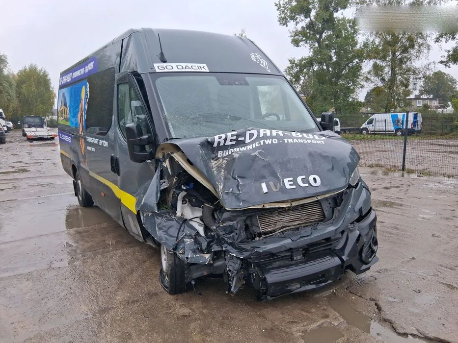 Iveco Daily 35s18 7 osobowy L4H3  2023 3.0 175km automat 7 osobowy VAT 23% Polski Salon L4H3