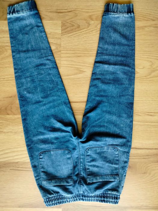 Spodnie joggery jeans chłopięce, r. 134