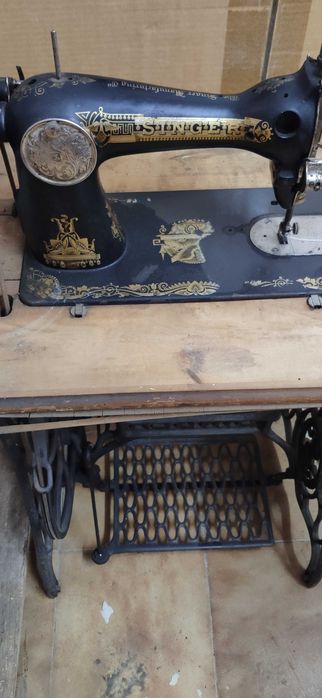 Máquina de Costura Vintage - SINGER (Para desocupar)