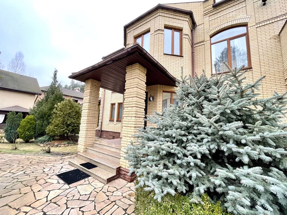 Продам особняк в елітному районі Горенич