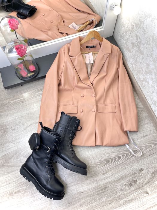 Сукня піджак жакет зі штучної шкіри беж тілесний кремовий нюдовий