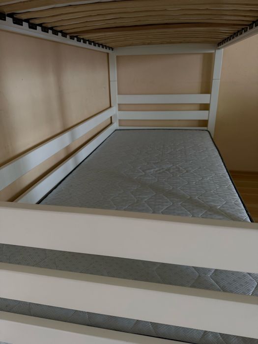 Продам двоповерхову кровать