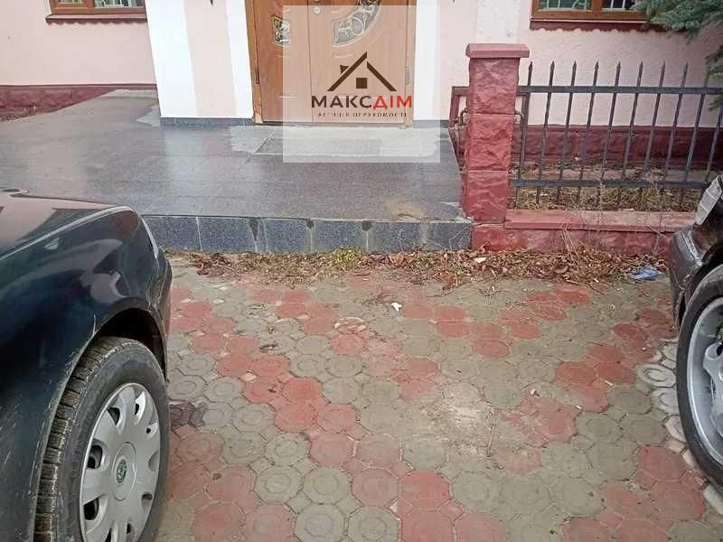 Продається приміщення в Чорткові