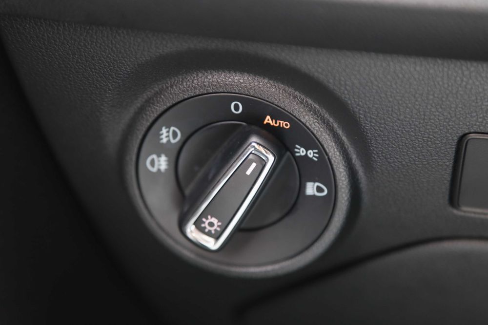 SEAT Leon 2015 Авто
