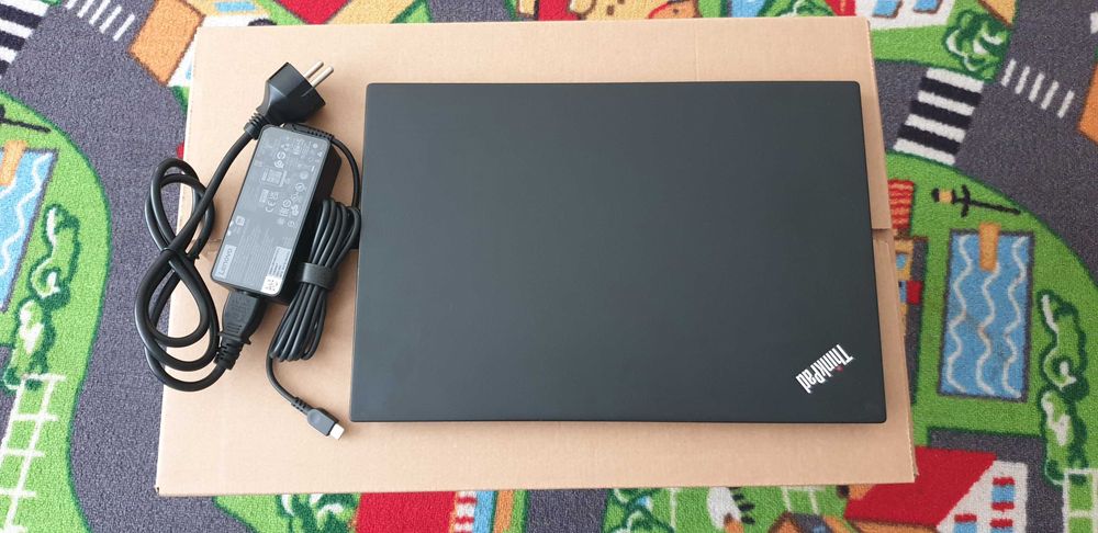Biznesowy Metalowy Lenovo ThinkPad T490s intel Core 8th gen 16GB 512GB OFFICE 2021 bateria 89%, LTE