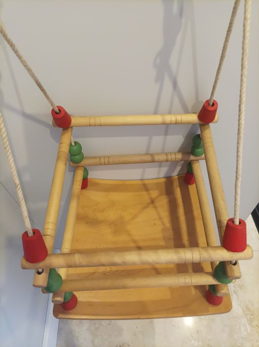 Huśtawka drewniana dla dziecka