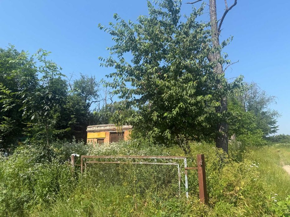Продається земельна ділянка у селі Тростянець