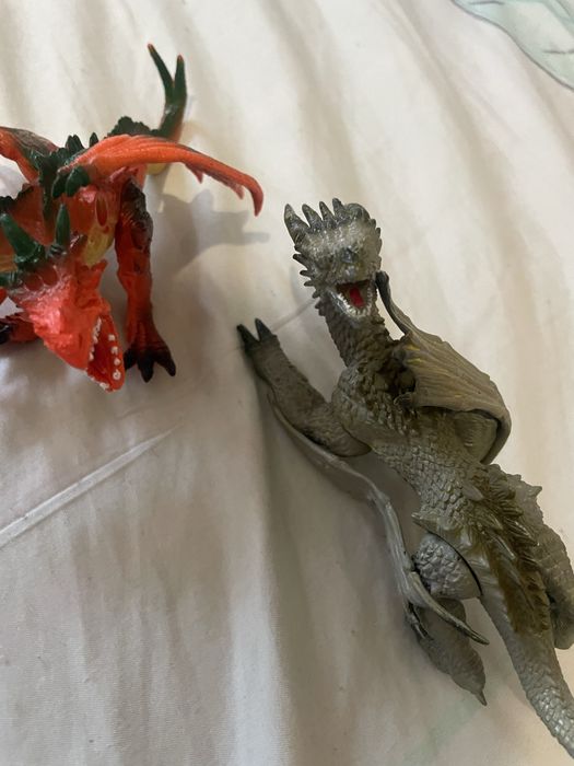 Обруч на голову /заколка качка/іграшка дракон/спрей ейвон/крем для рук