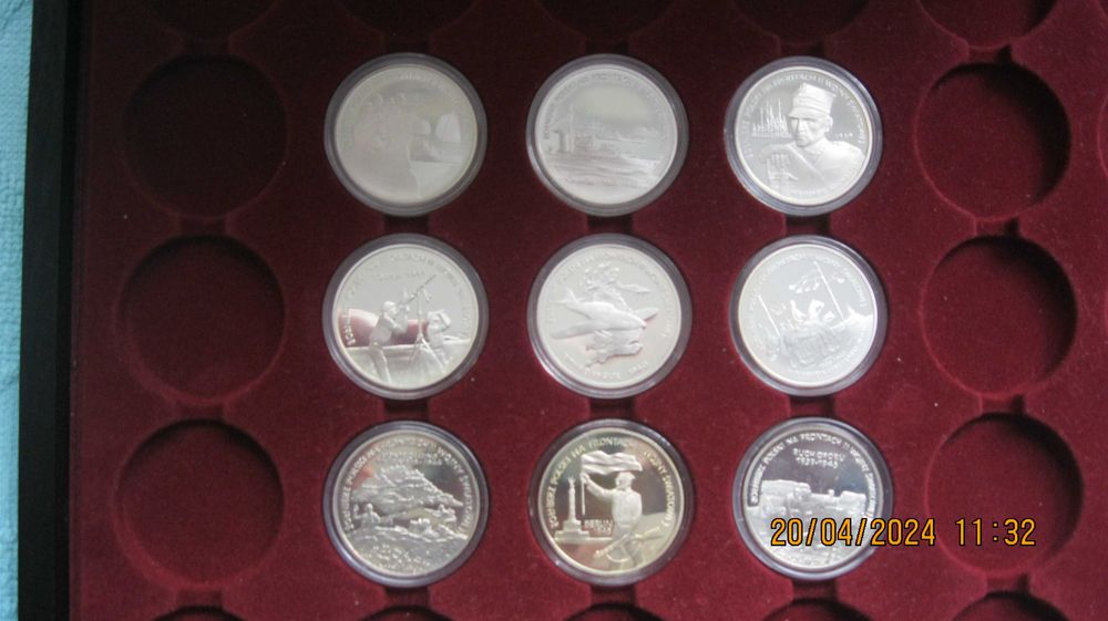 Srebrne monety super kolekcja.