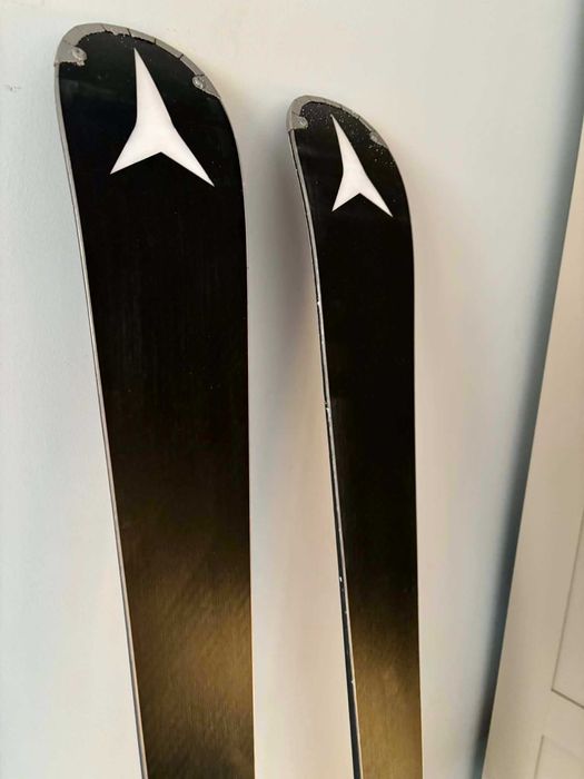 Narty Atomic Redster X9i Servotec 180 cm – Stan bardzo dobry