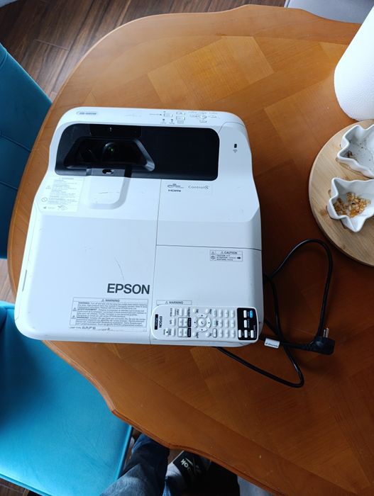 Epson eb 685w projektor LCD