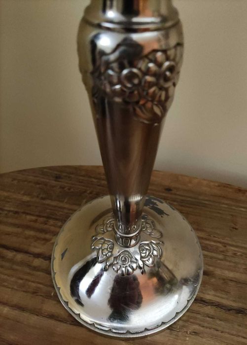 Candeeiro a petróleo antigo em metal cromado