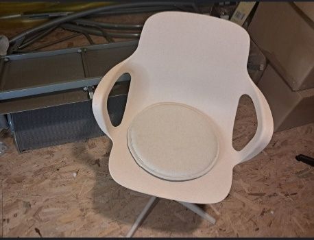 Krzesło biurowe obrotowe z poduszką